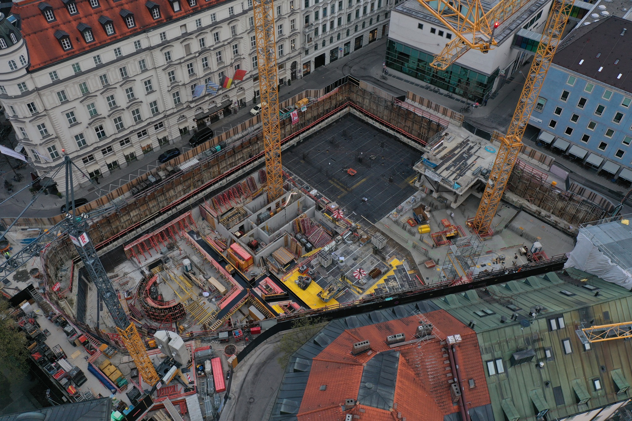 München – Büro-, Wohn-, und Geschäftshaus mit TG